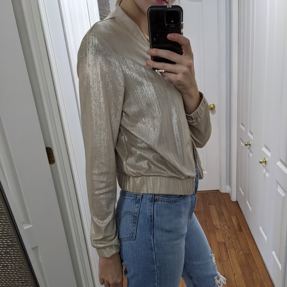 Jackets - Picture 4 of 4